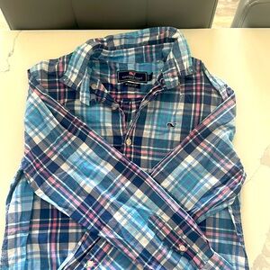 Vineyard Vines blue plaid long sleeve button down- size Medium Boys (12-14)